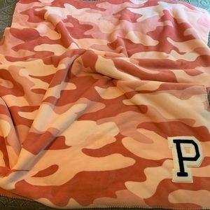 VS PINK camo sherpa blanket